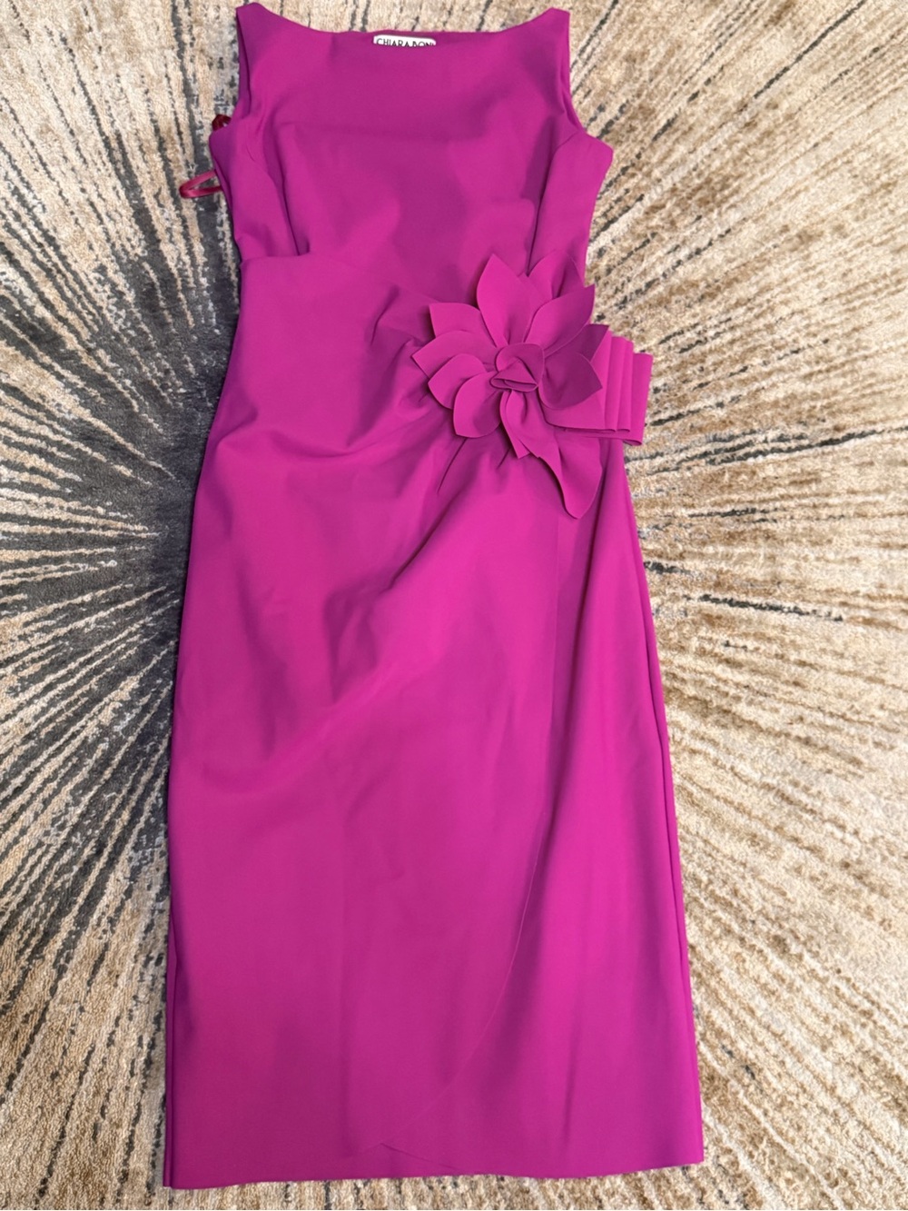 Elegant Fuchsia Floral-Accent Sheath Dress - Picture 4 of 6